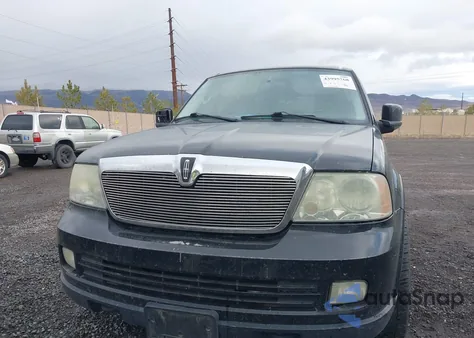 2005 Lincoln Navigator z USA, uszkodzony, nr VIN 5LMFU285X5LJ21658
